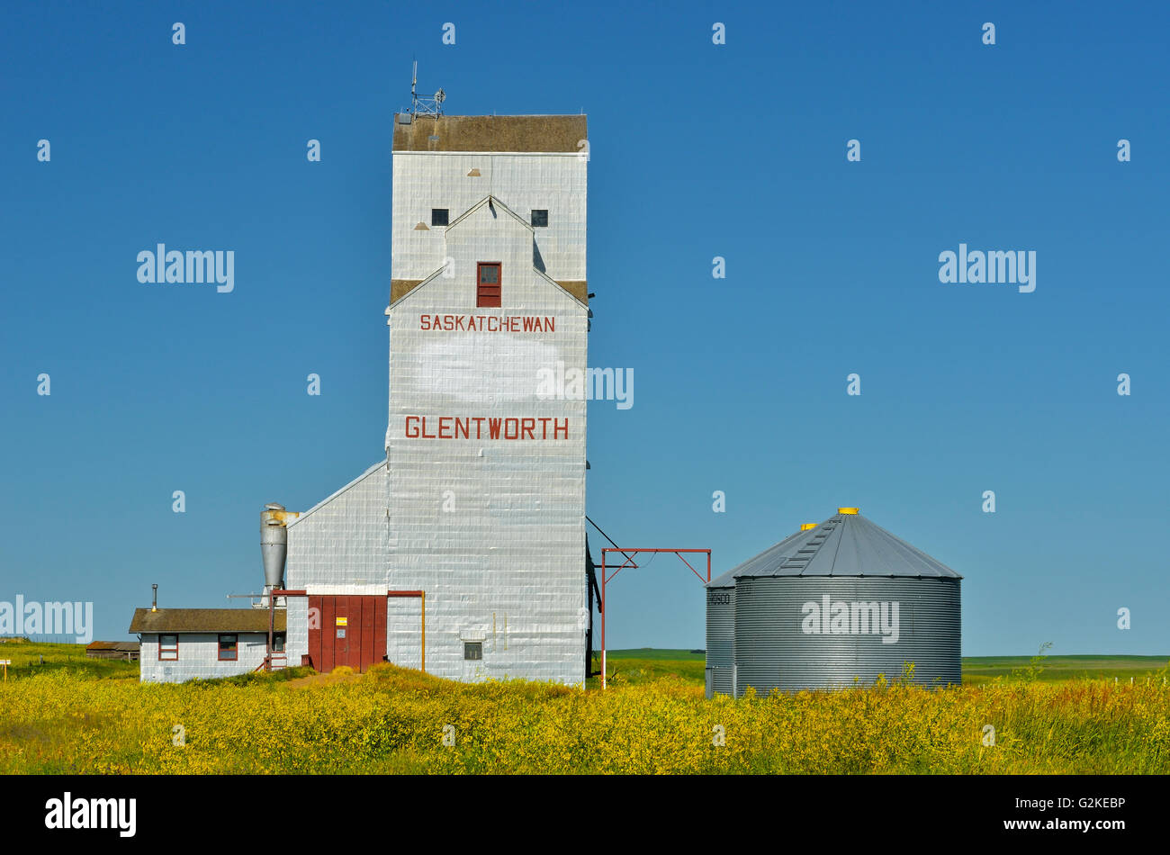 Grain elevator Glentworth Saskatchewan Canada Stock Photo Alamy