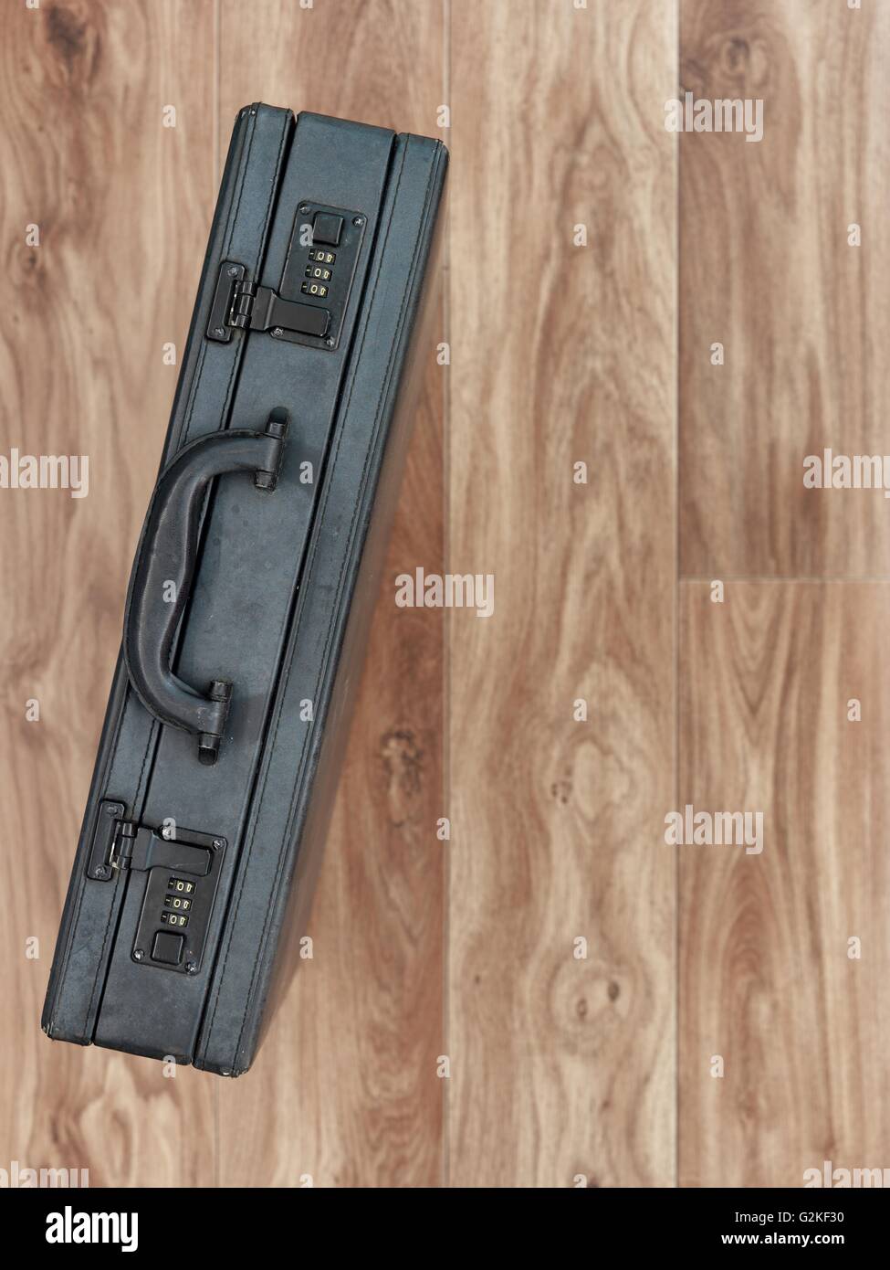 A studio photo of an old leather briefcase Stock Photo - Alamy