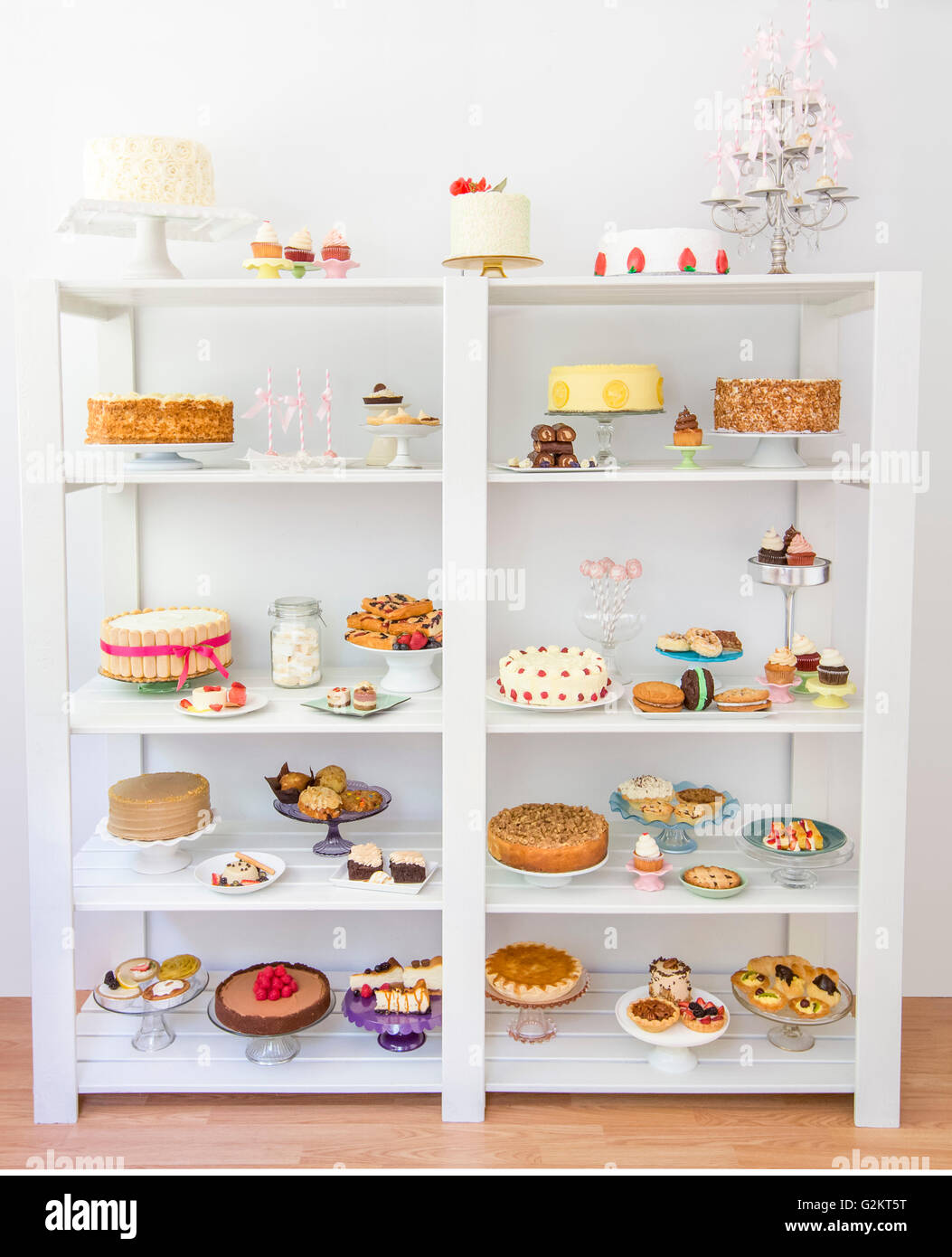 Cakes shelves hires stock photography and images Alamy