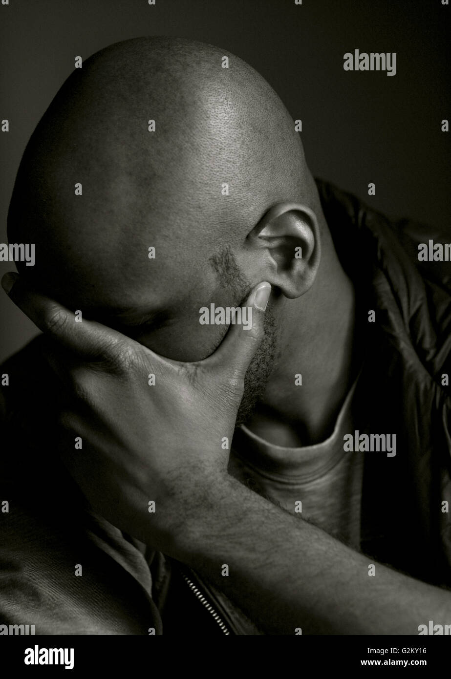 Man with hand on head hi-res stock photography and images - Alamy