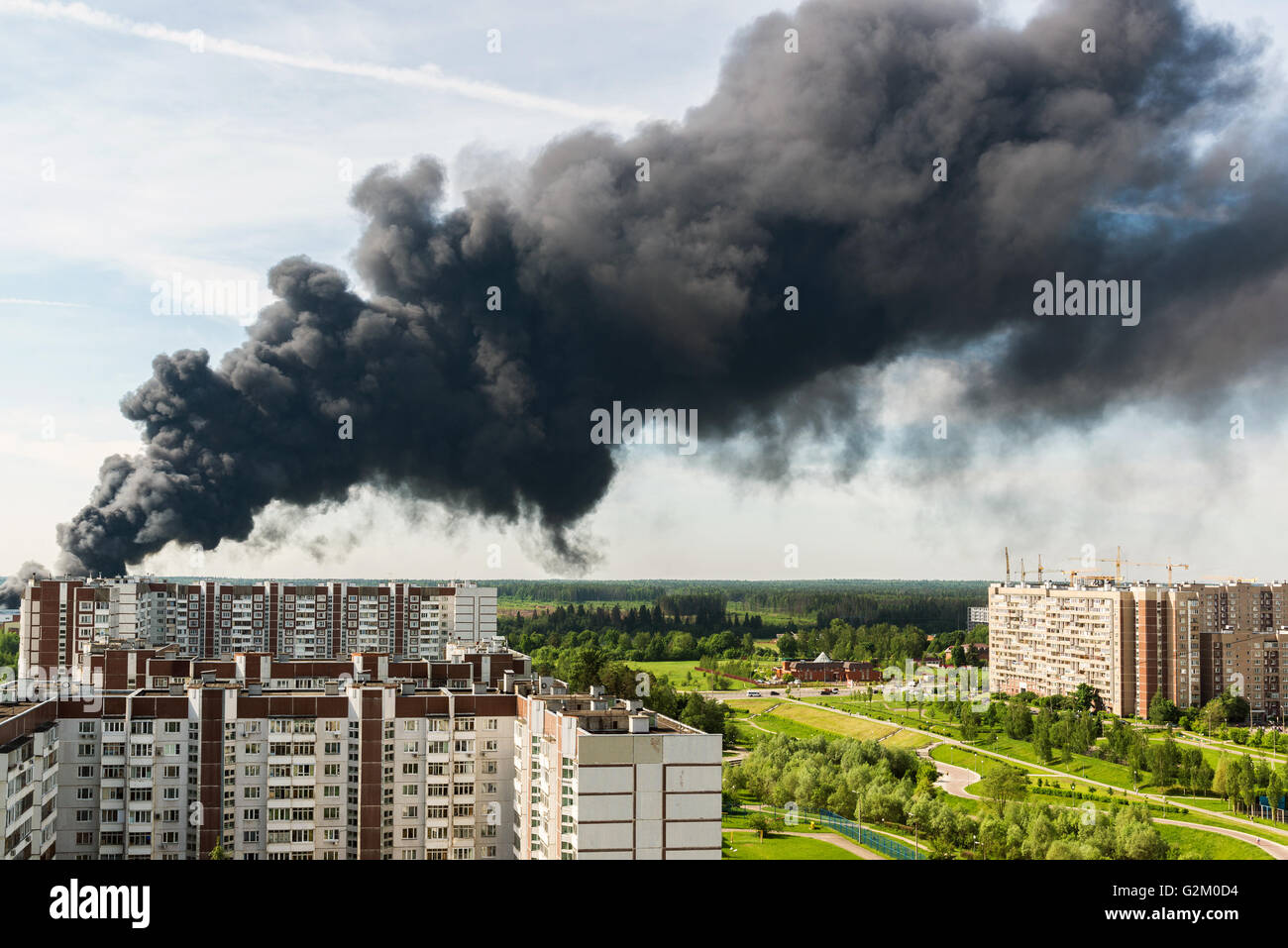 Black smoke from major fire hi-res stock photography and images - Alamy