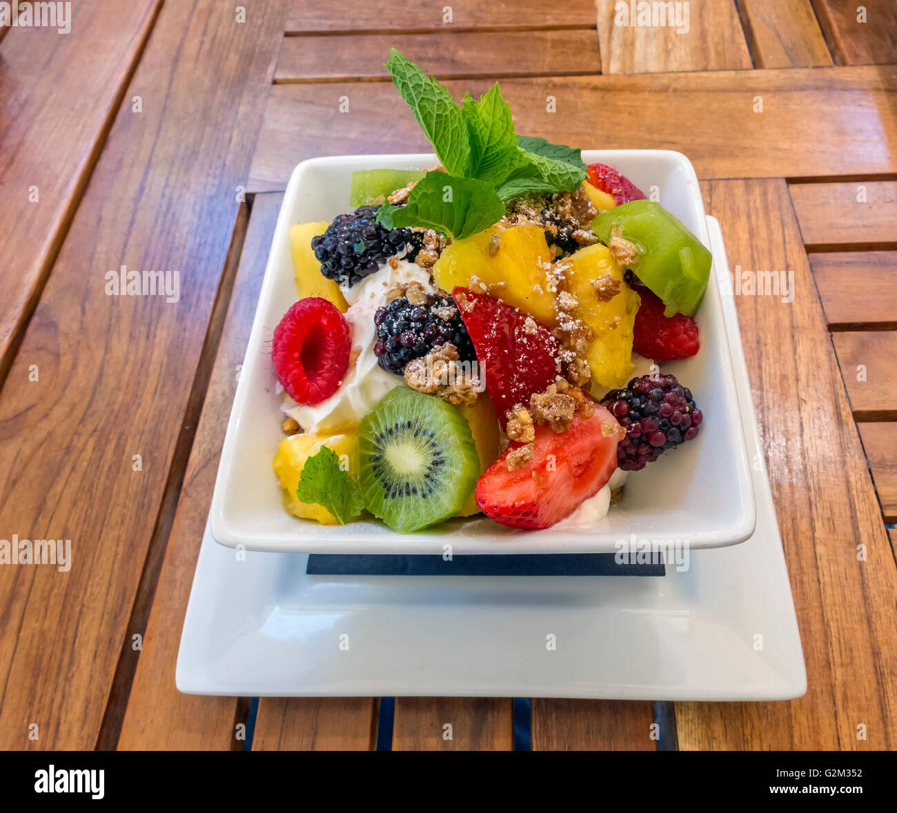 Greek yogurt fruit and nuts hires stock photography and images Alamy