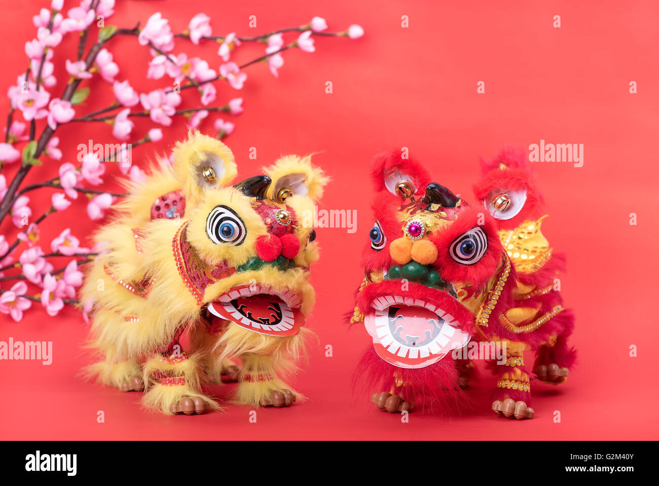 traditional dancing lion Stock Photo - Alamy