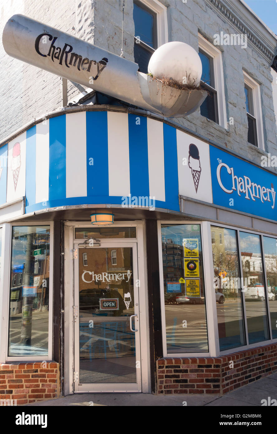 Giant ice cream cone outside hires stock photography and images Alamy