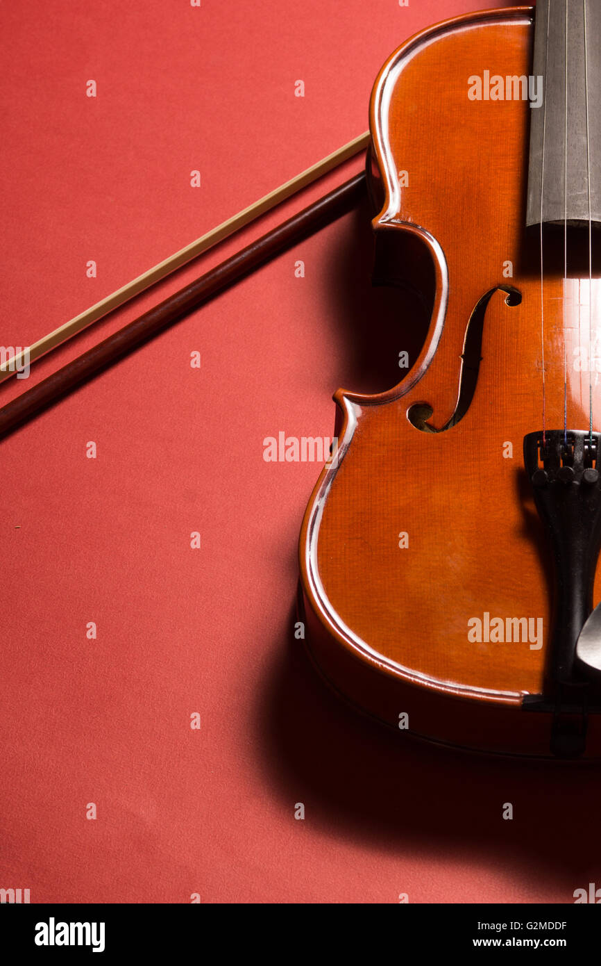Broken Violin String High Resolution Stock Photography and Images Alamy