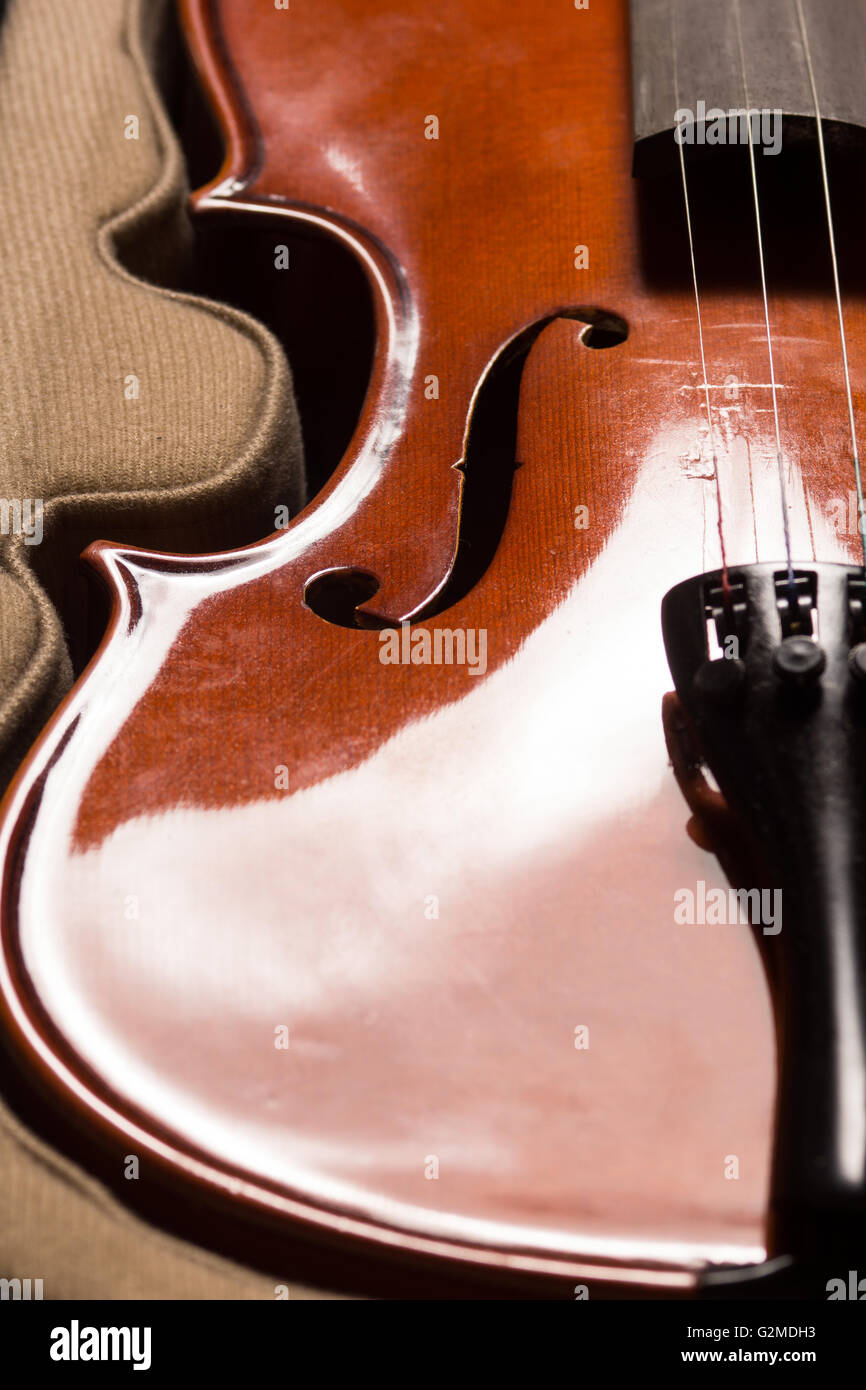 Old broken violin detailed shot Stock Photo Alamy