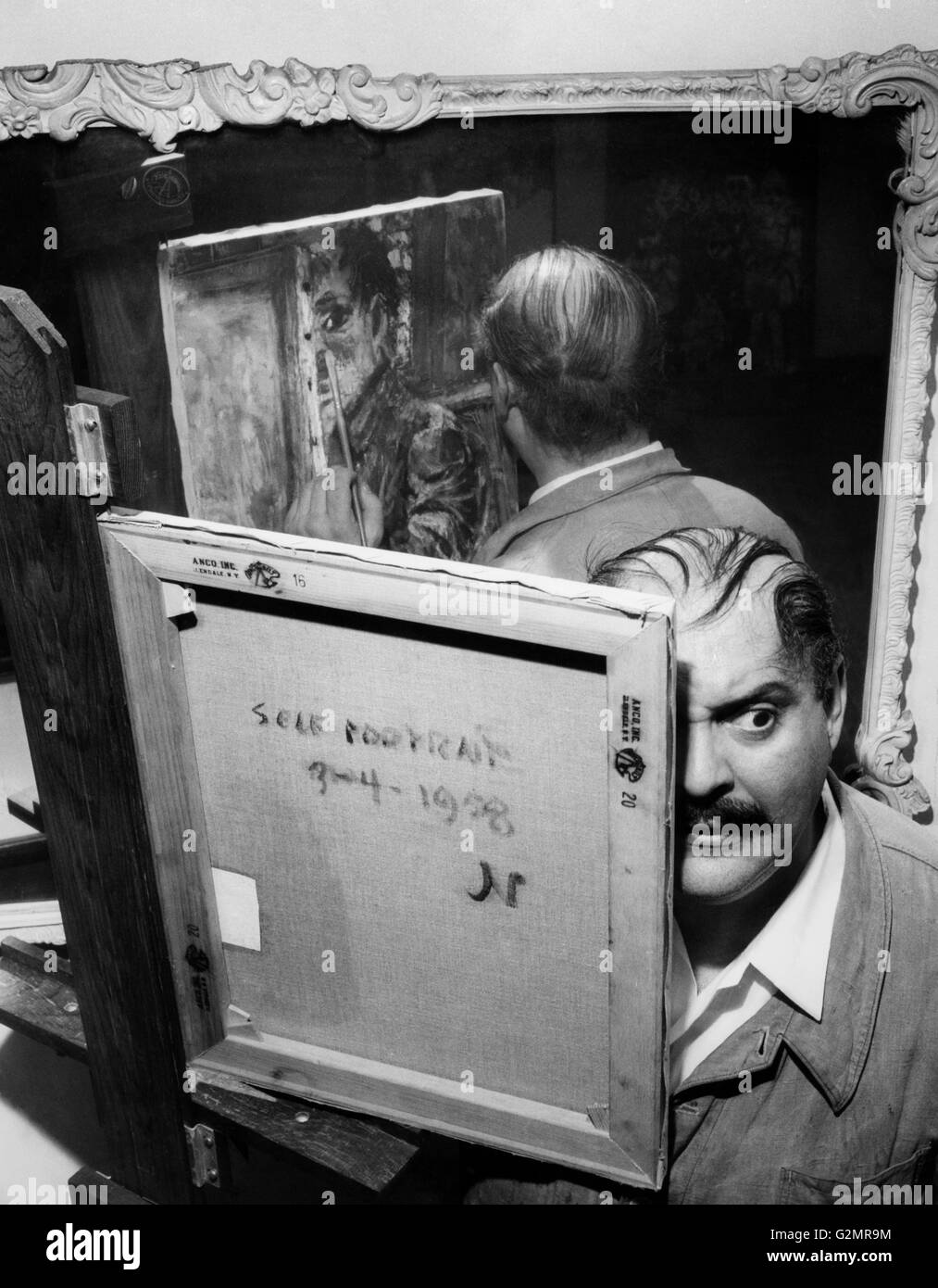 Zero Mostel as he paints his self-portrait,new york 1958 Stock Photo