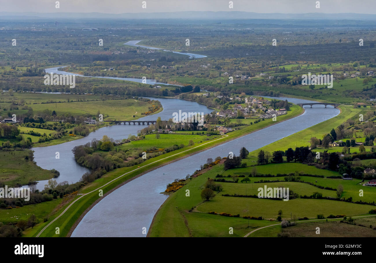 Aerial view, O'Briens bridge River Shannon, COUNTY CLARE, Tipperary