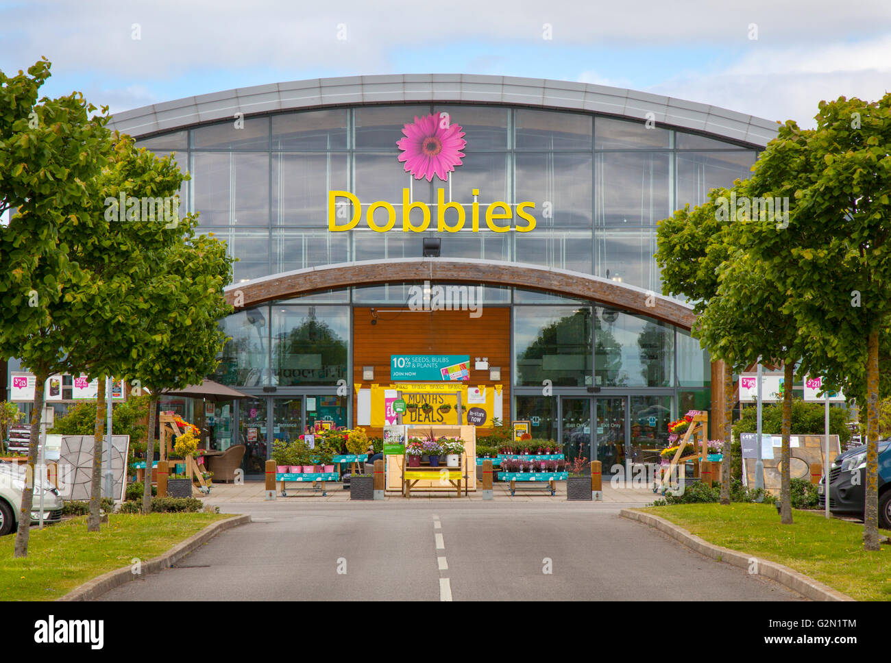dobbies garden centre store southport merseyside uk stock photo alamy