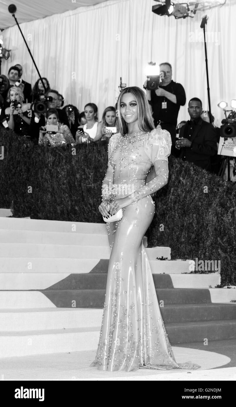 Beyonce Black and White Stock Photos & Images - Alamy
