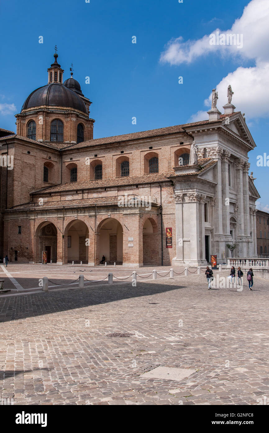 Urbino skyline hi-res stock photography and images - Alamy