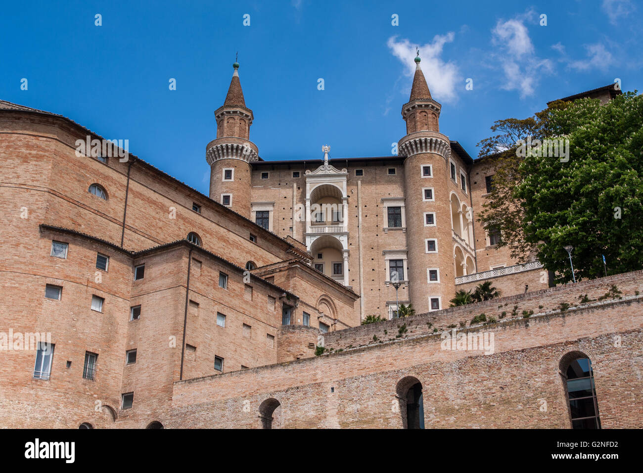 Urbino skyline hi-res stock photography and images - Alamy