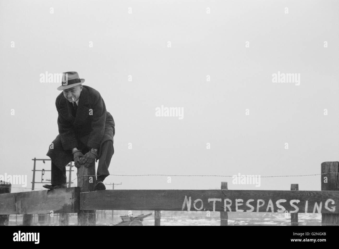 Security smoking hi-res stock photography and images - Alamy
