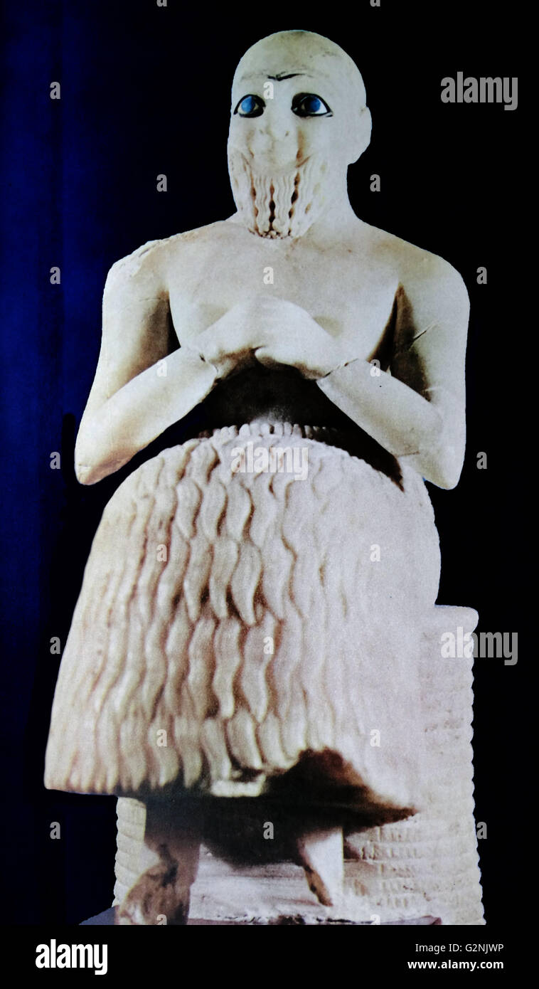 Sumerian figure from a temple at Mari, Third millennium B.C. Stock Photo