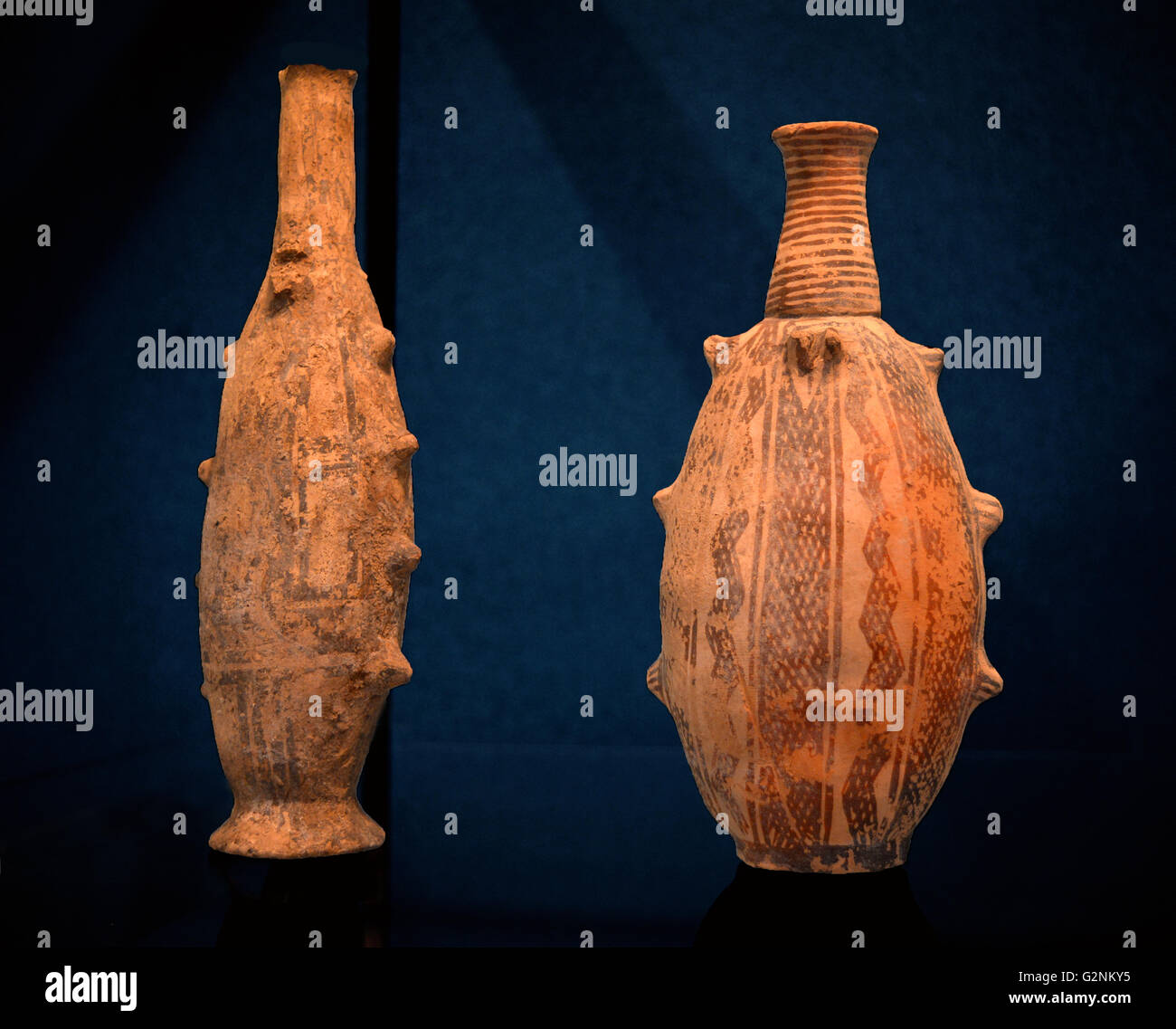 Bronze Age Red Pottery From Hi res Stock Photography And Images Alamy Bronze Age Red Pottery From Hi res Stock Photography And Images Alamy
