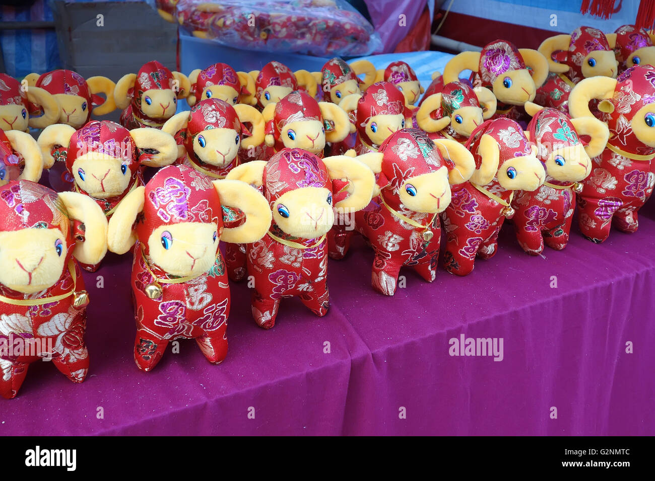 Chinese Zodiac Goat Hi Res Stock Photography And Images Alamy