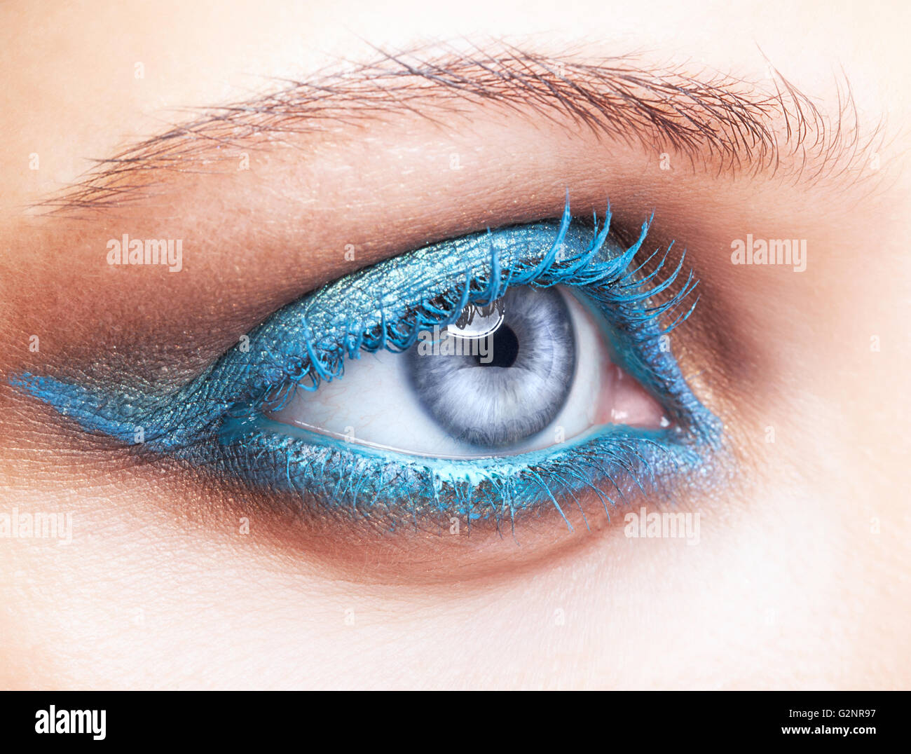 Blue eye female hi-res stock photography and images - Alamy
