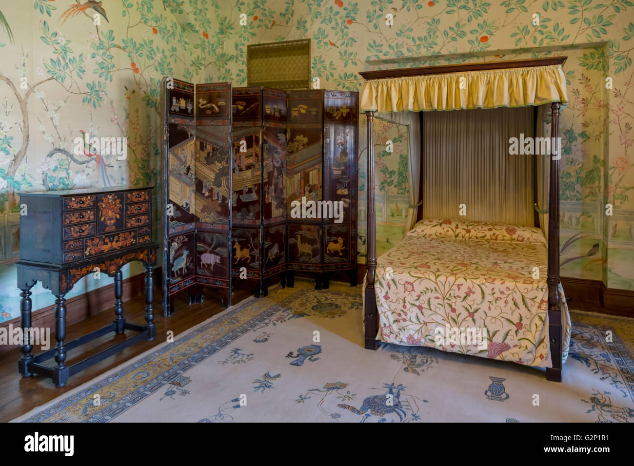 The Balcony Bedroom (The Chinese Bedroom) with a modern reproduction of hand-painted Chinese wallpaper, Kilkenny Castle, Ireland Stock Photo