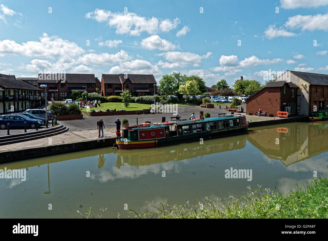 Devizes wharf with moored pleasure boat Stock Photo
