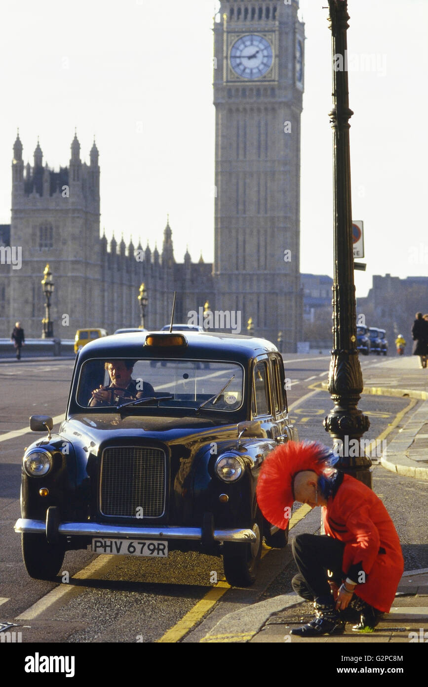 London black taxi 1980s hi-res stock photography and images