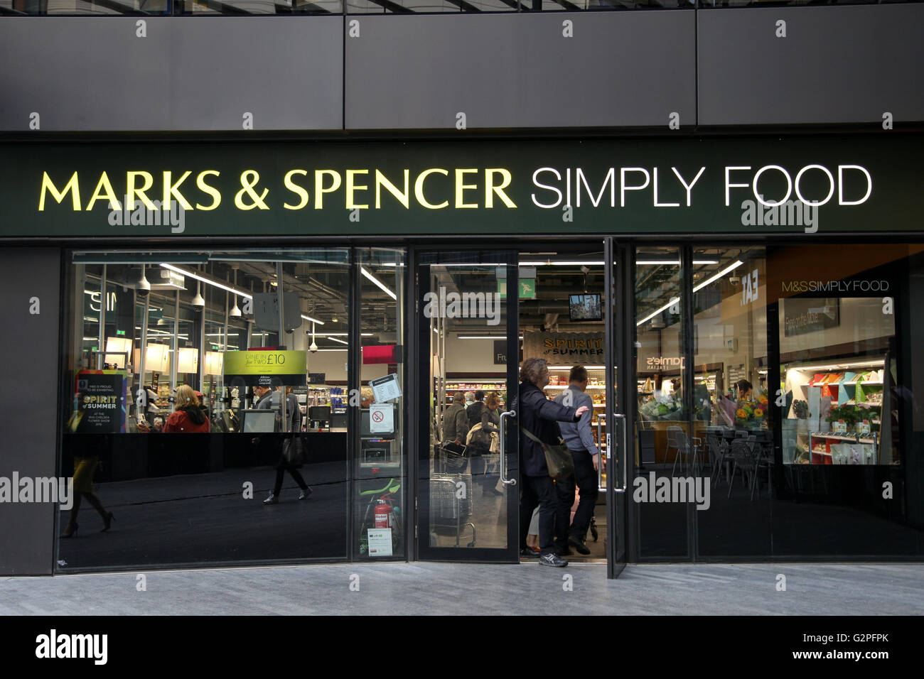 Marks & Spencer Simply Food in More London, Riverside, London, UK 1 JUne 2016. Marks & Spencer is to switch off background music in stores in response to feedback from customers and staff. Credit:  Dinendra Haria/Alamy Live News Stock Photo
