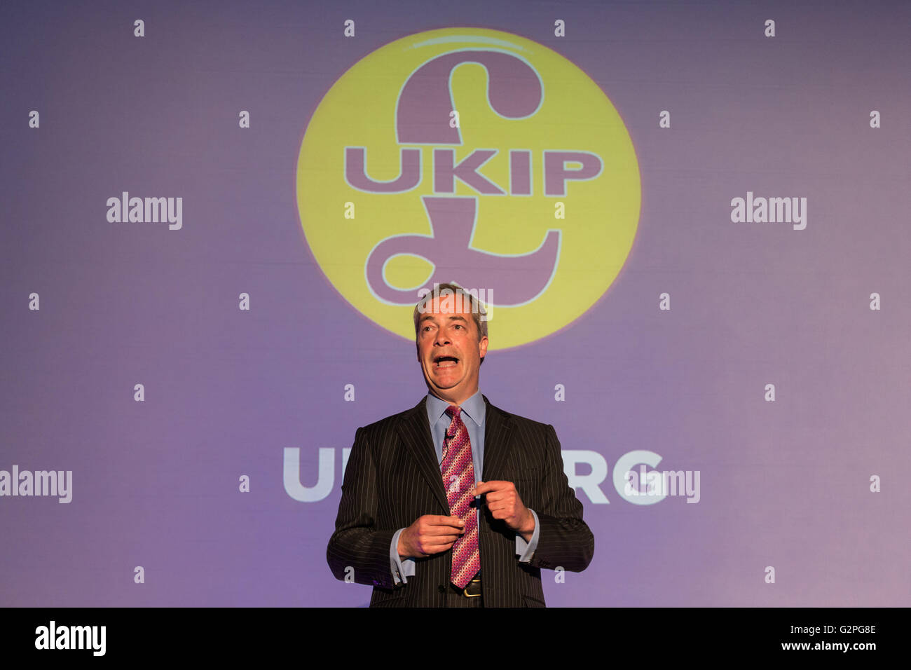 Leeds, West Yorkshire. 1 June 2016. Leader of the UKIP Party and MEP Nigel Farage, speaks at a public meeting, as part of the Brexit Bus Tour campaign, at Leeds United FC, Elland Road, Leeds, West Yorkshire, on 1 June 2016. Credit:  Harry Whitehead/Alamy Live News Stock Photo