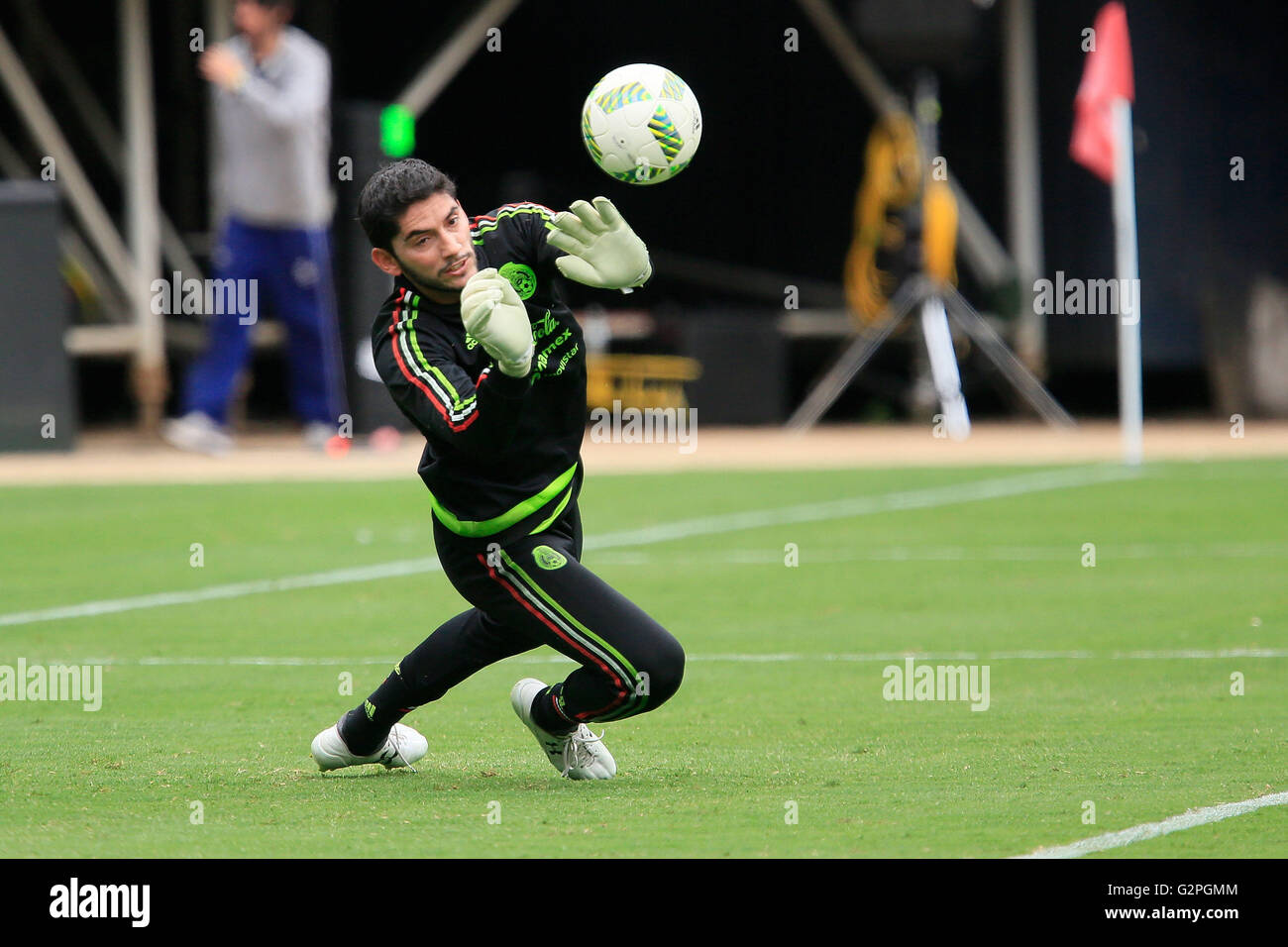 Ca, Usa. 31st May, 2016. SAN DIEGO, CA-MAY 31, 2016: | .José de JesÃºs Corona makes a save during practice at Qualcom Stadium. Mexico faces off in a friendly match against Chile Wednesday. © Misael Virgen/San Diego Union-Tribune/ZUMA Wire/Alamy Live News Stock Photo