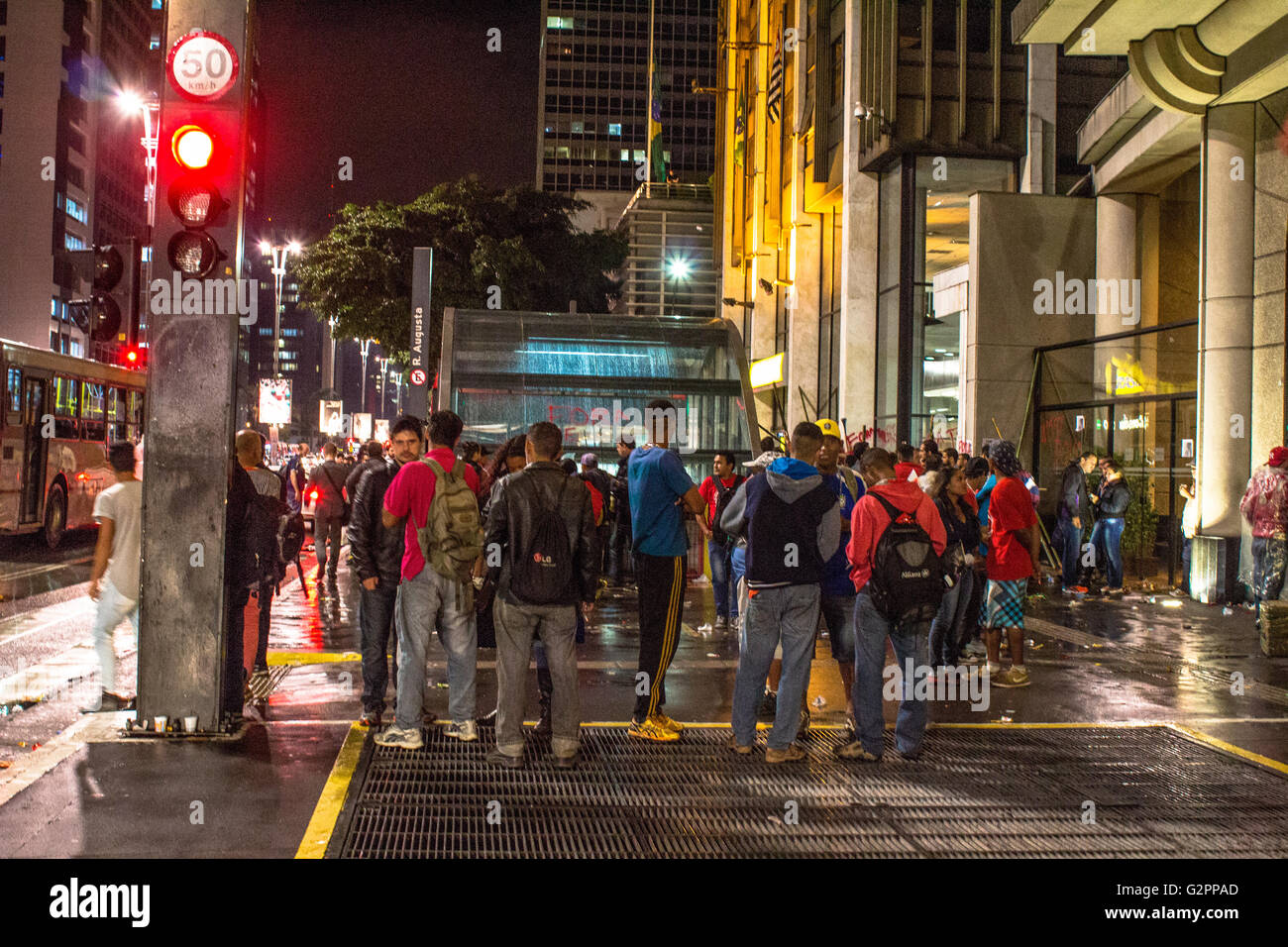 Sao Paulo, Brazil, June 01, 2016. Camp of people linked to MTST (movement of the homeless)  at Paulista avenue  during a protest against the government of interim president Michel Temer in Sao Paulo Credit:  Alf Ribeiro/Alamy Live News Stock Photo