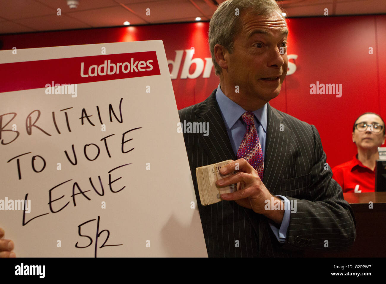 London, England. 2nd June 2016. UKIP leader Nigel Farage places his bet on Britain to leave the EU in Ladbrokes in London, England. Brayan Alexander Lopez Garzon/Alamy Lives News Stock Photo