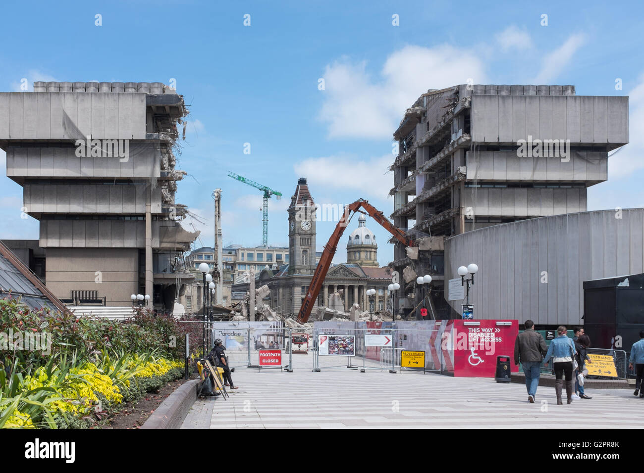 Demolition of the old Birmingham Central Library continues giving a