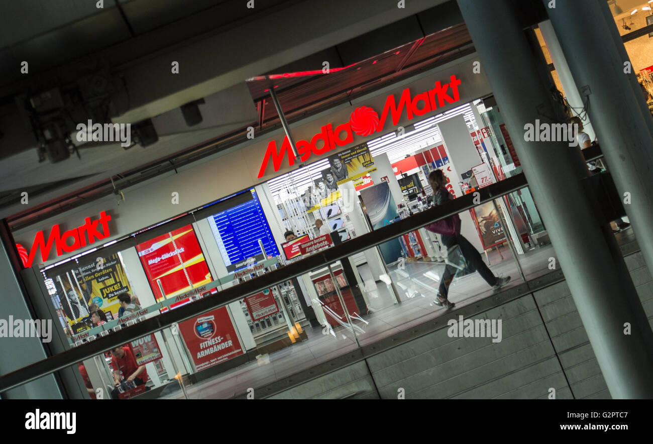 Media markt hi-res stock photography and images - Page 3 - Alamy
