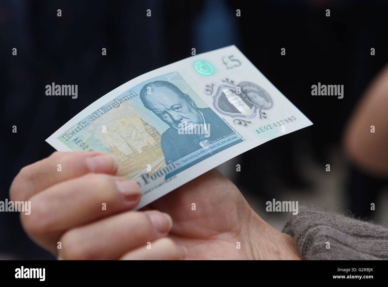 The new polymer £5 note featuring Sir Winston Churchill, is unveiled at ...