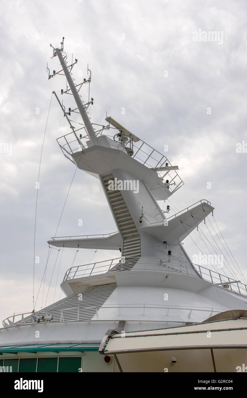Radar mast on cruise ship hires stock photography and images Alamy