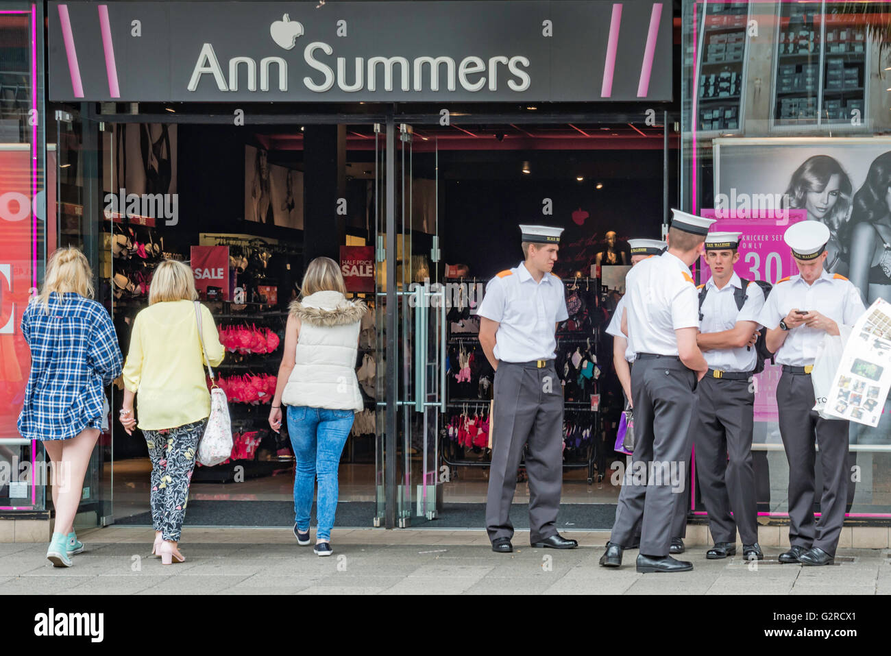 Ann summers hi-res stock photography and images - Alamy
