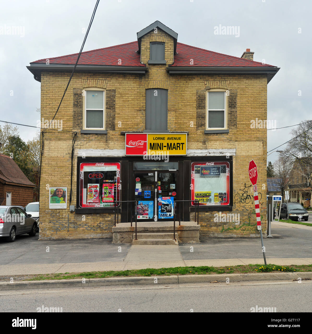 Mini Mart Shop High Resolution Stock Photography and Images Alamy