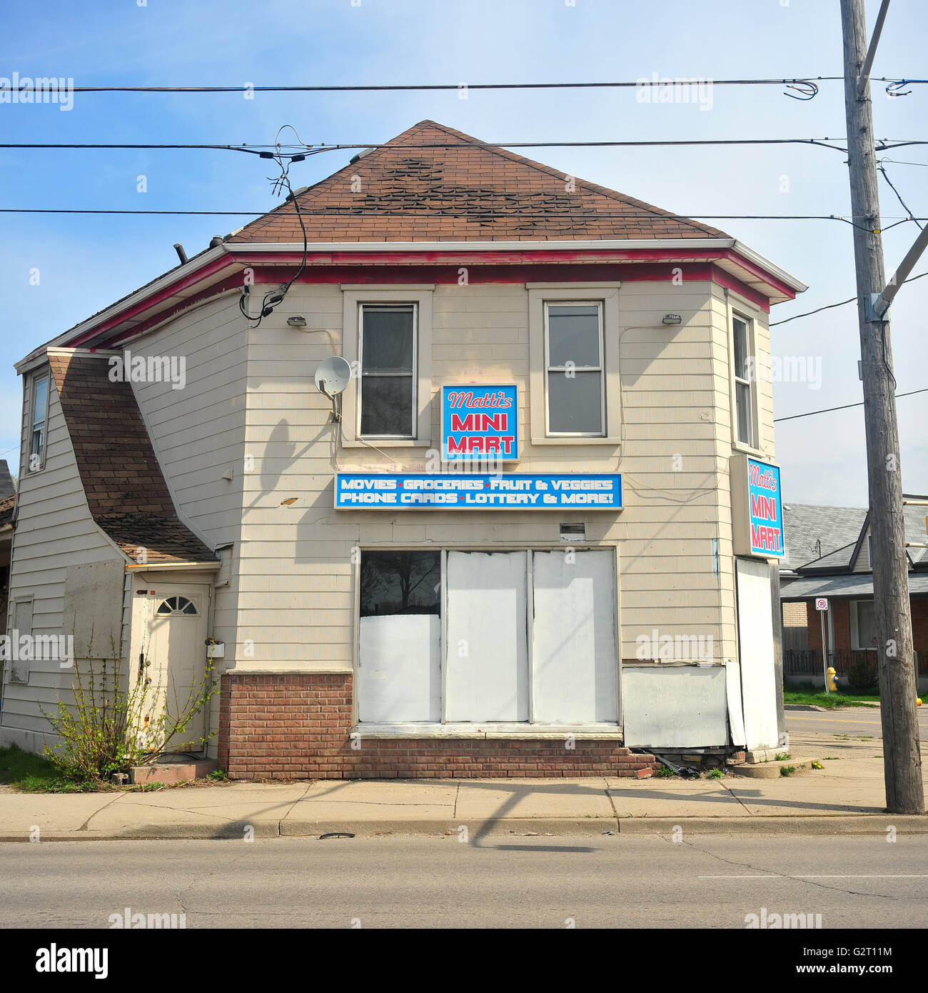 Mini mart shop hires stock photography and images Alamy