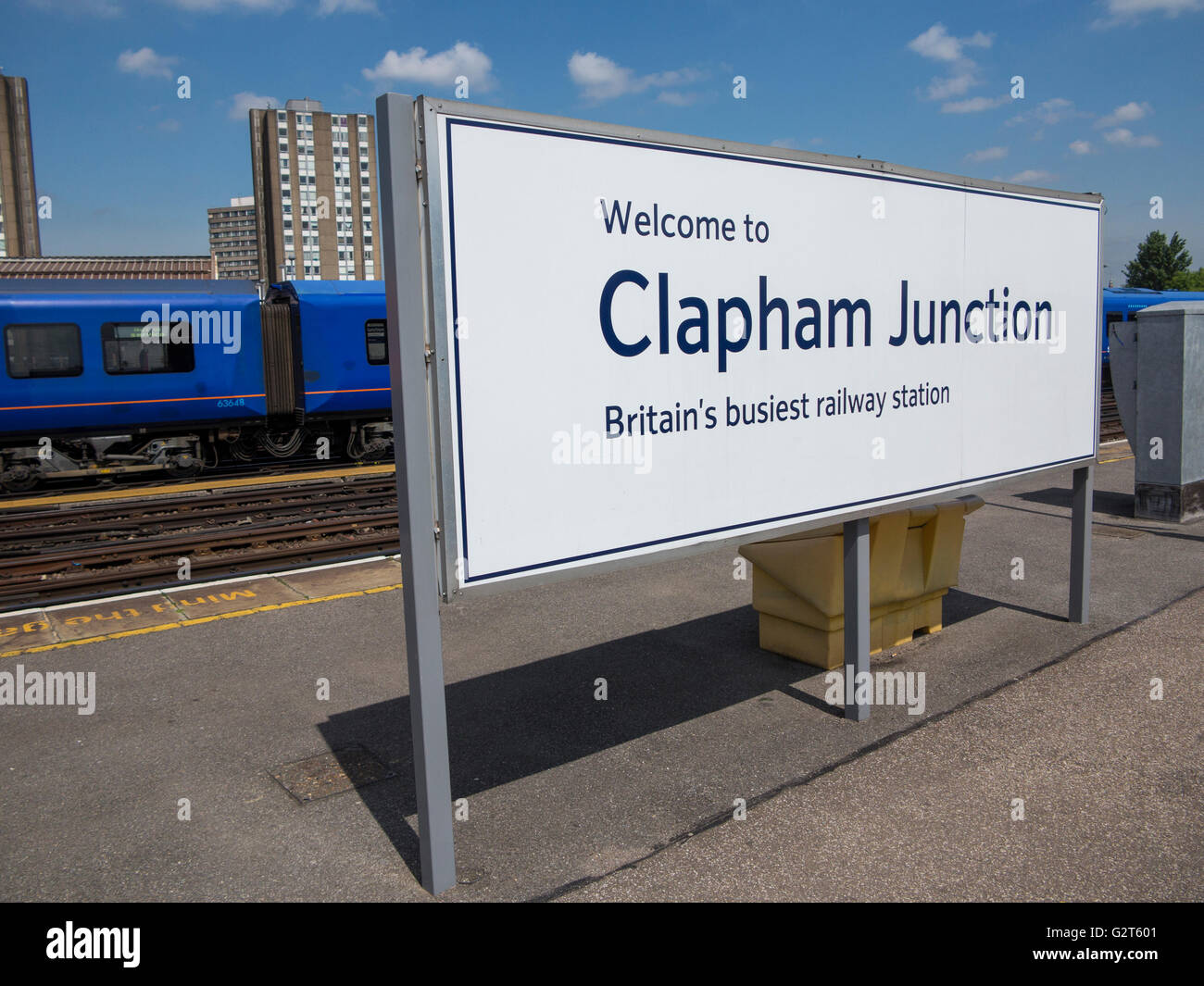 Clapham junction train station sign hires stock photography and images