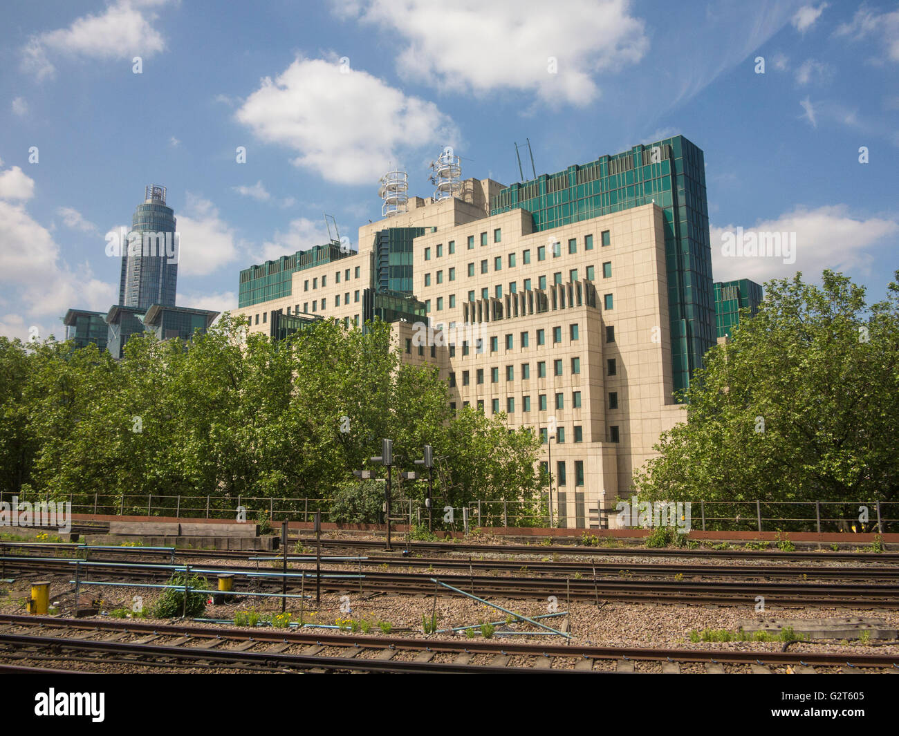 Vauxhall MI5 building Stock Photo