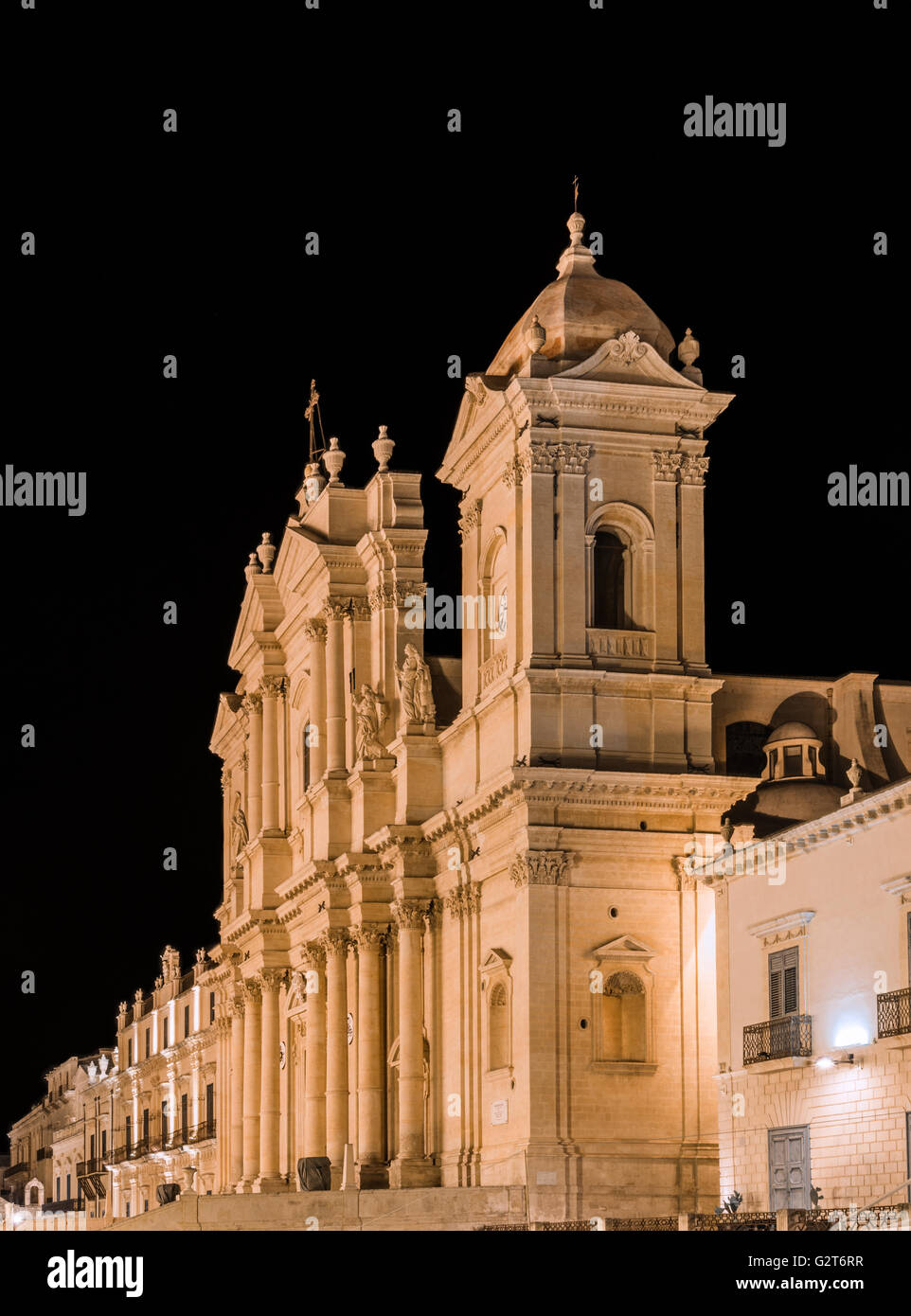 Noto Sicily cathedral in the night Stock Photo - Alamy