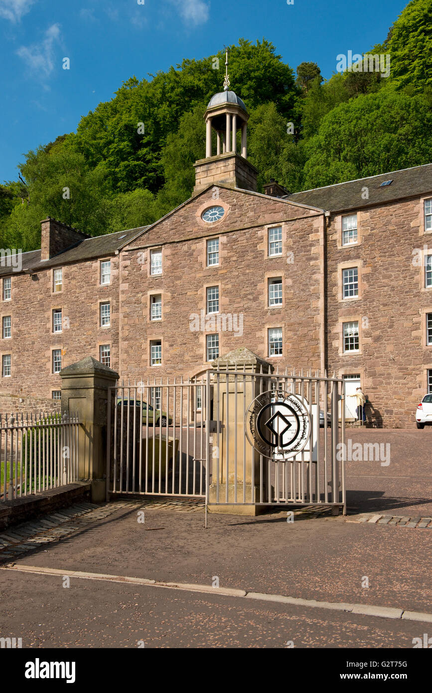 Millworkers House and gates. New Lanark World Heritage Site Stock Photo