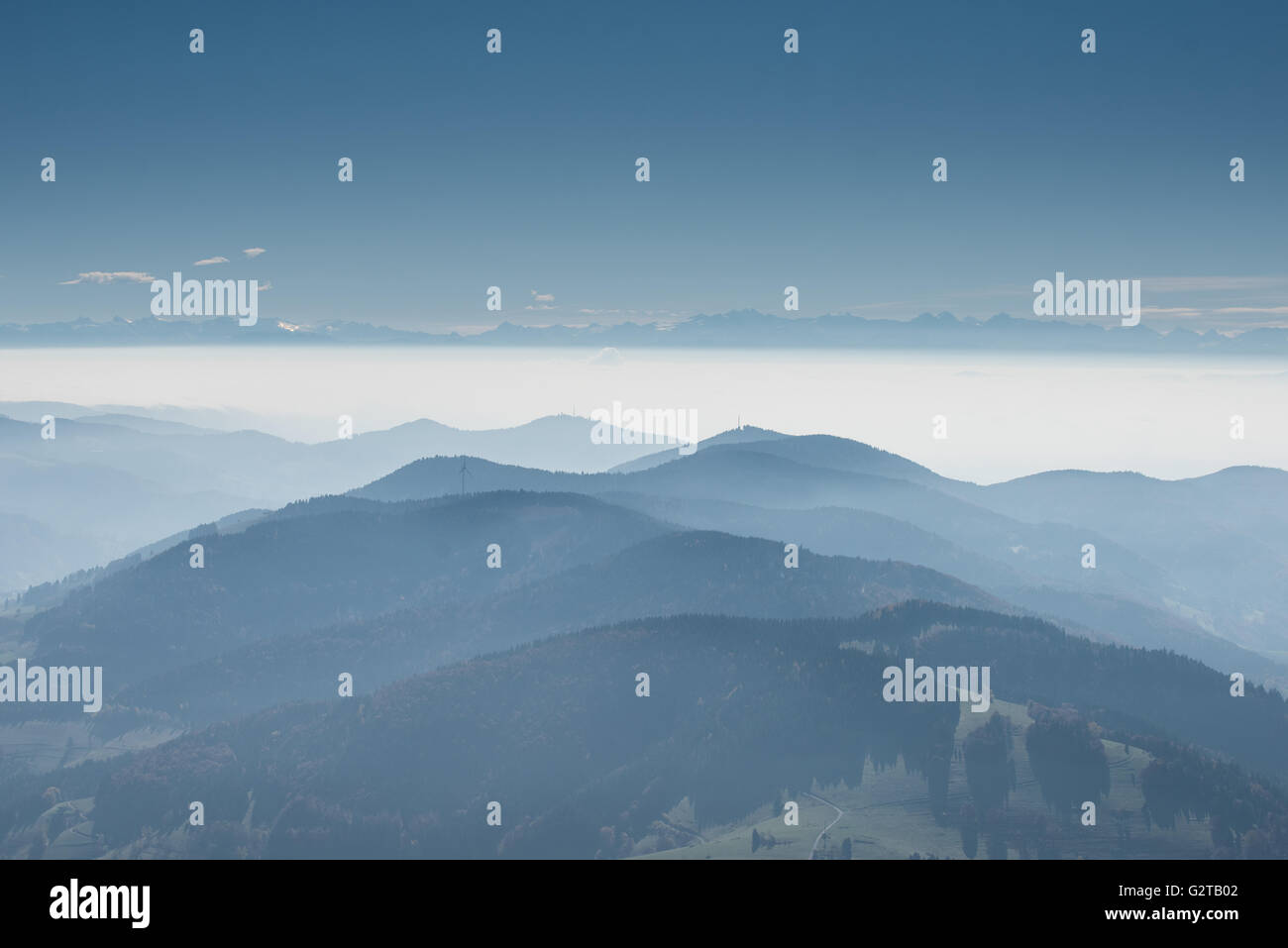 27.10.2015, Schoenau im Schwarzwald, Baden-Wuerttemberg, Germany - View from Belchen towards the Swiss Alps. 00K151029D474CAROEX.JPG - NOT for SALE in G E R M A N Y, A U S T R I A, S W I T Z E R L A N D [MODEL RELEASE: NOT APPLICABLE, PROPERTY RELEASE: NO, (c) caro photo agency / Kaiser, http://www.caro-images.com, info@carofoto.pl - Any use of this picture is subject to royalty!] Stock Photo