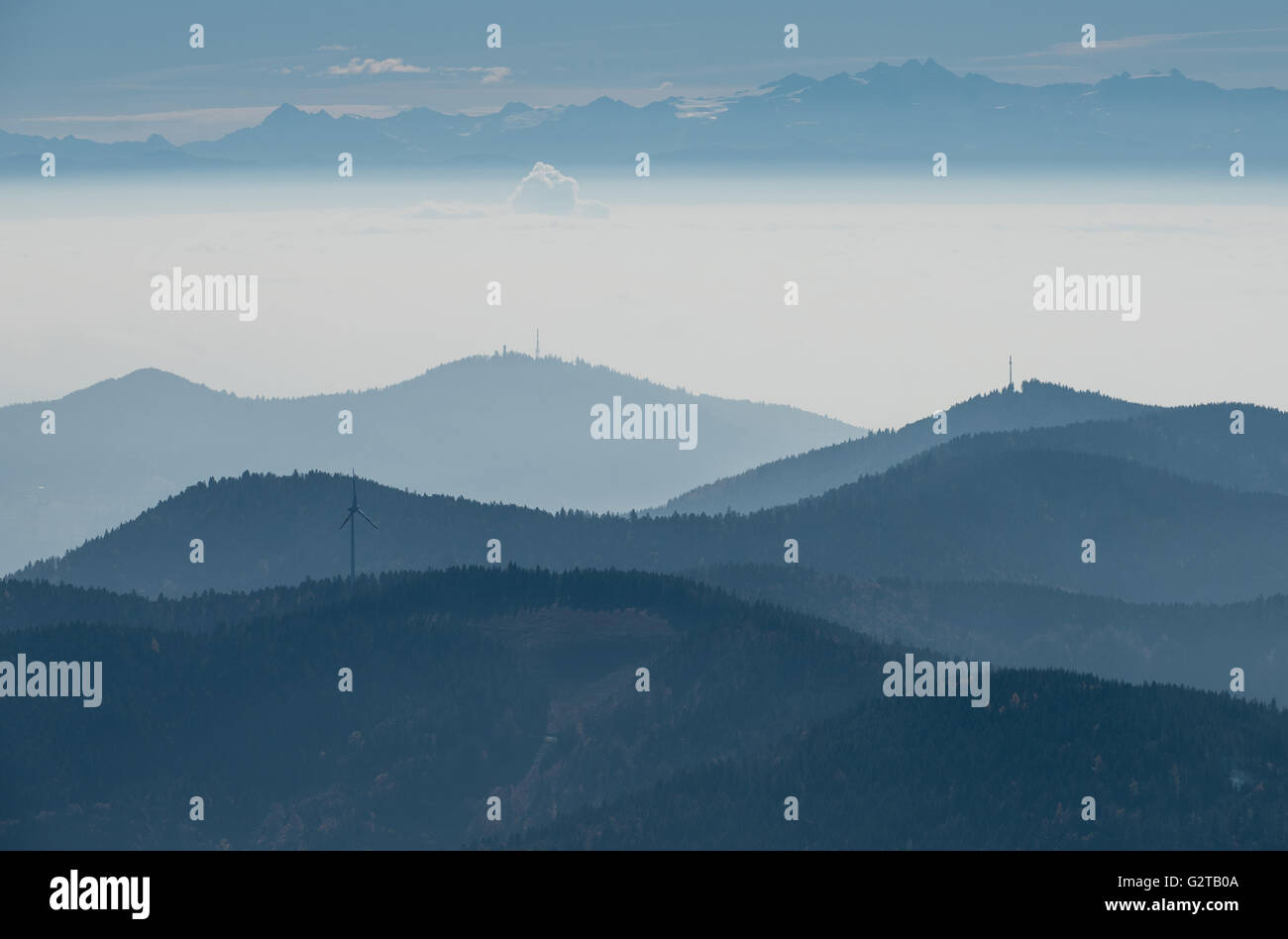 27.10.2015, Schoenau im Schwarzwald, Baden-Wuerttemberg, Germany - View from Belchen towards the Swiss Alps. 00K151029D476CAROEX.JPG - NOT for SALE in G E R M A N Y, A U S T R I A, S W I T Z E R L A N D [MODEL RELEASE: NOT APPLICABLE, PROPERTY RELEASE: NO, (c) caro photo agency / Kaiser, http://www.caro-images.com, info@carofoto.pl - Any use of this picture is subject to royalty!] Stock Photo
