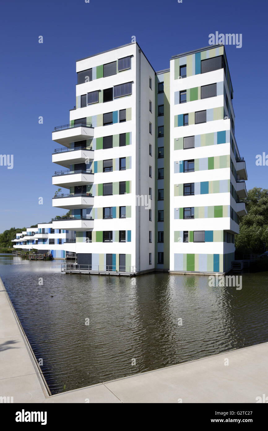 07.07.2015, Hamburg, Hamburg, Germany - Waterhouses the International Building Exhibition IBA 2013 in Hamburg Wilhelmsburg. 00P150707D065CAROEX.JPG - NOT for SALE in G E R M A N Y, A U S T R I A, S W I T Z E R L A N D [MODEL RELEASE: NOT APPLICABLE, PROPERTY RELEASE: NO, (c) caro photo agency / Muhs, http://www.caro-images.com, info@carofoto.pl - Any use of this picture is subject to royalty!] Stock Photo