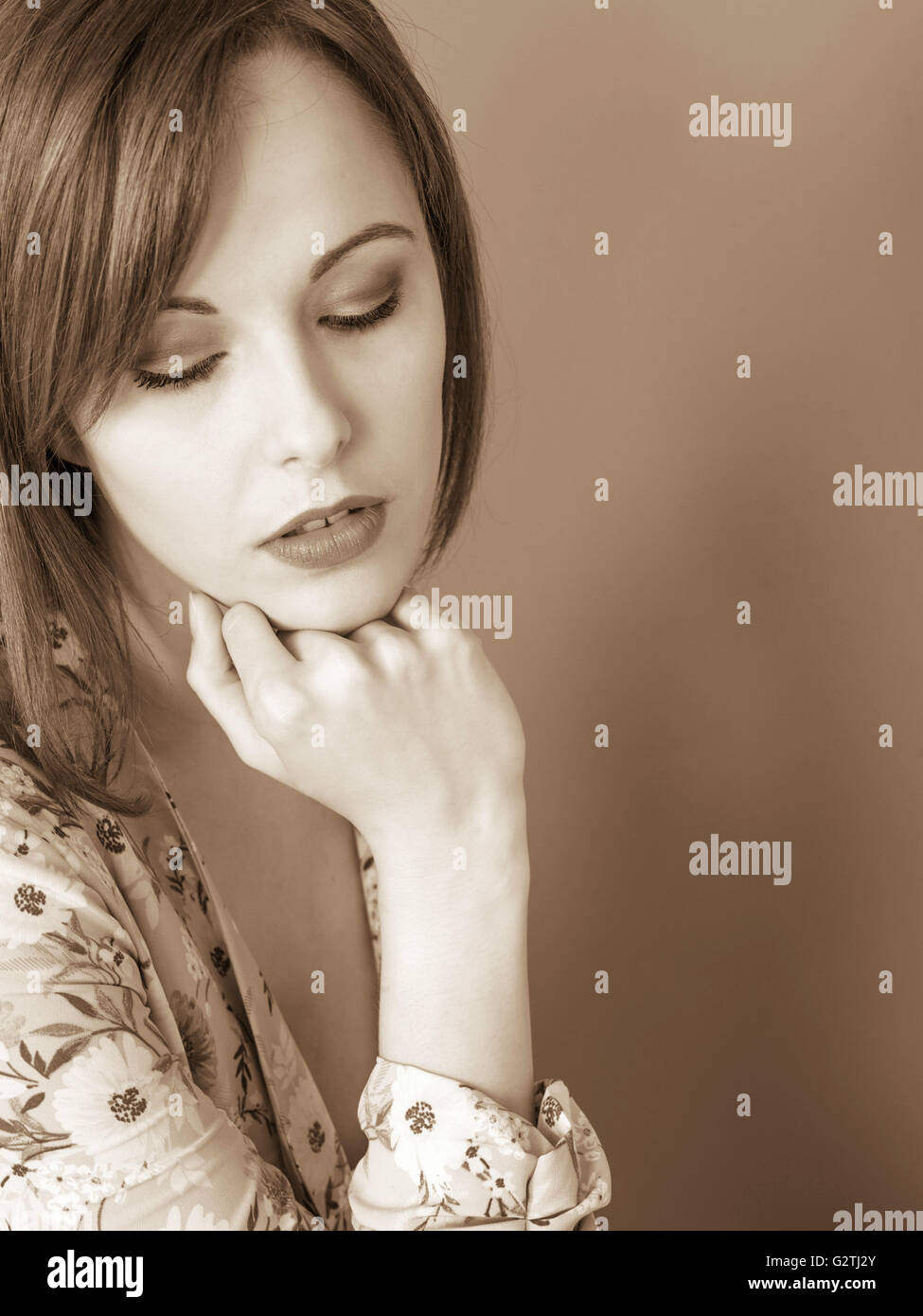 Portrait of a woman sepia toned hi-res stock photography and images - Alamy