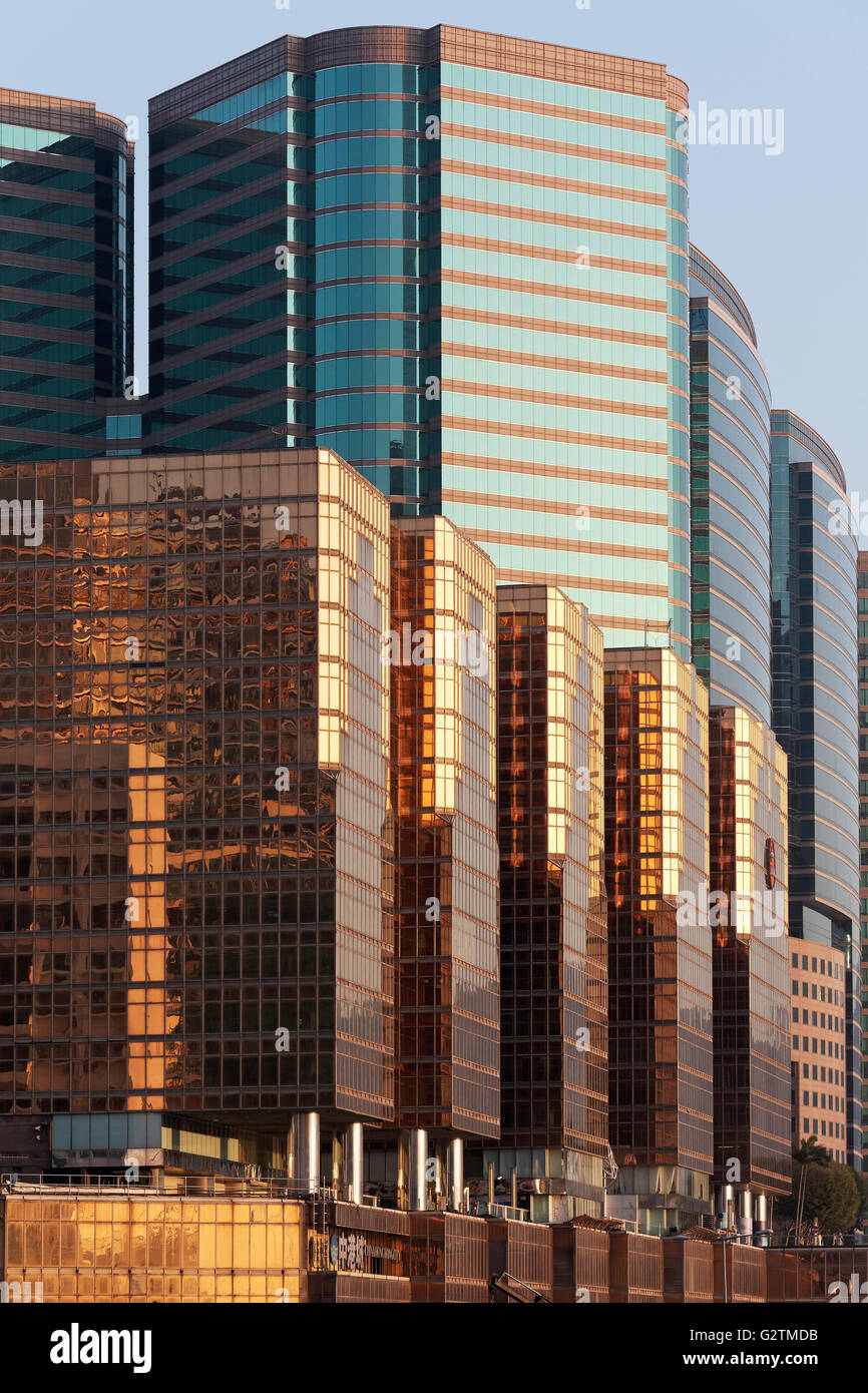 Hong kong shopping mall hi-res stock photography and images - Alamy