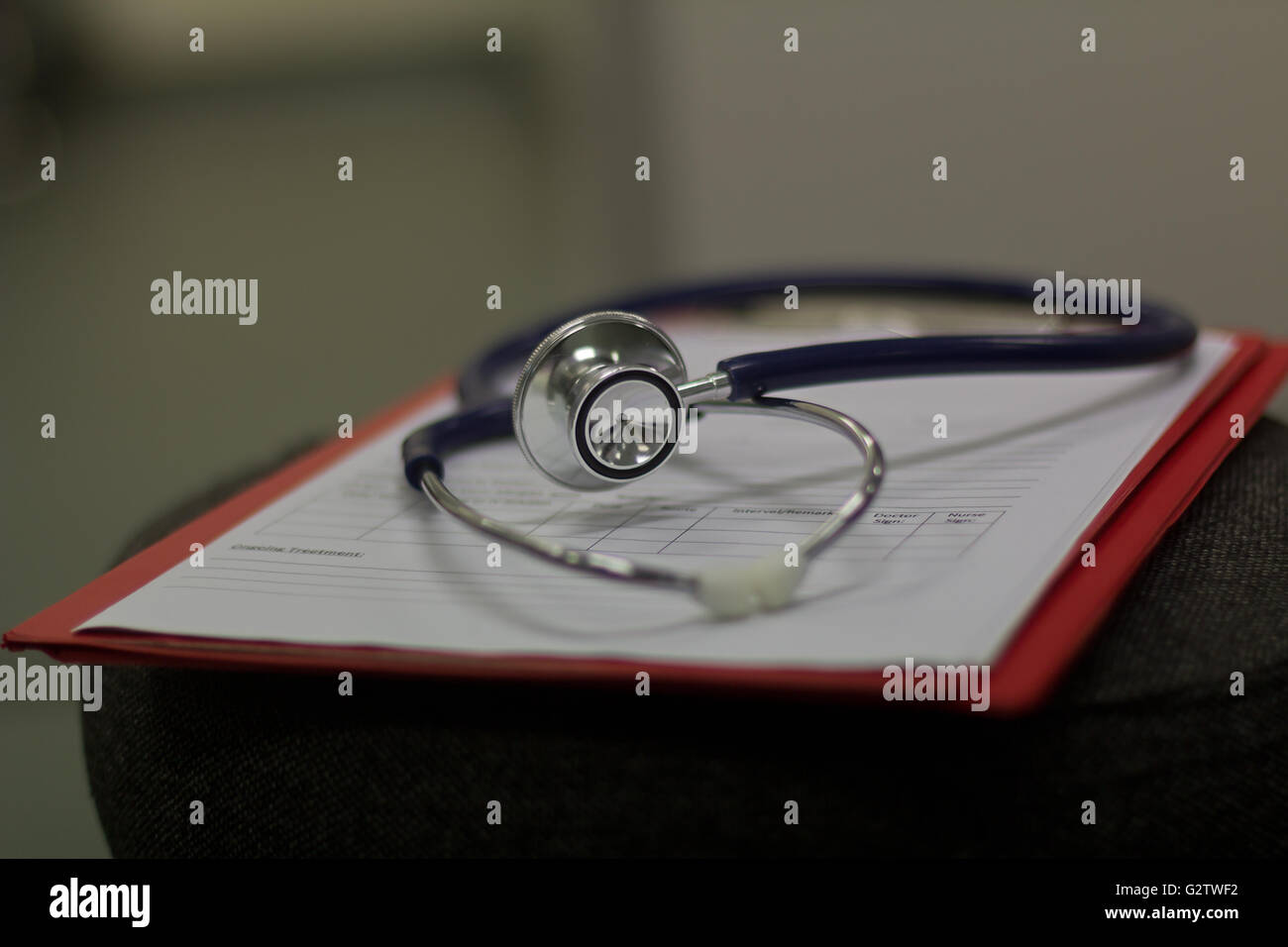 Nurse stethoscope listen hi-res stock photography and images - Alamy