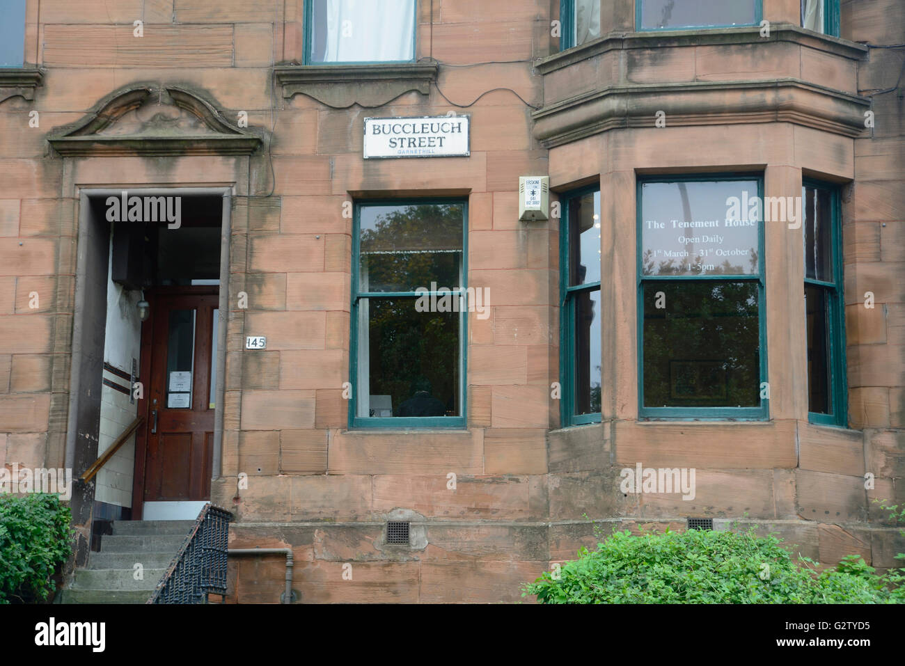 Scotland, Glasgow, City centre west, Tenement House on Buccleuch Street. Stock Photo
