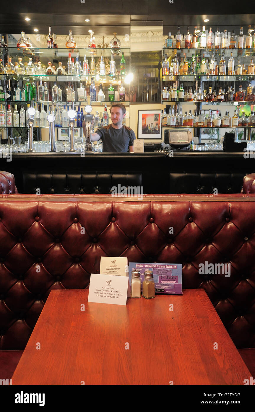 Scotland, Glasgow, City centre west, Black Sparrow Pub bar and seating