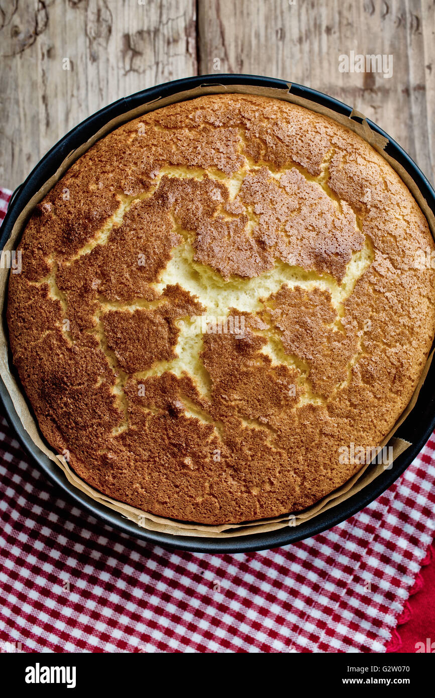 Fresh out of the Oven warm Home Made Cake Stock Photo - Alamy