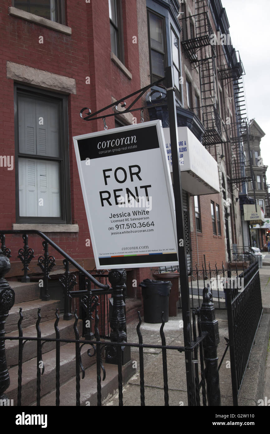 For rent sign along 4th Avenue in the Park Slope neighborhood of Brooklyn, NY Stock Photo Alamy